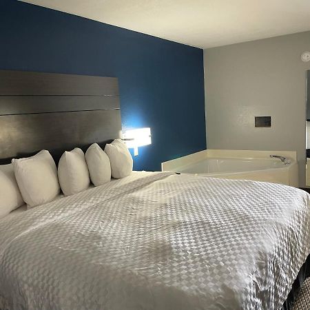 Clairmont Inn & Suites - Warren Dış mekan fotoğraf