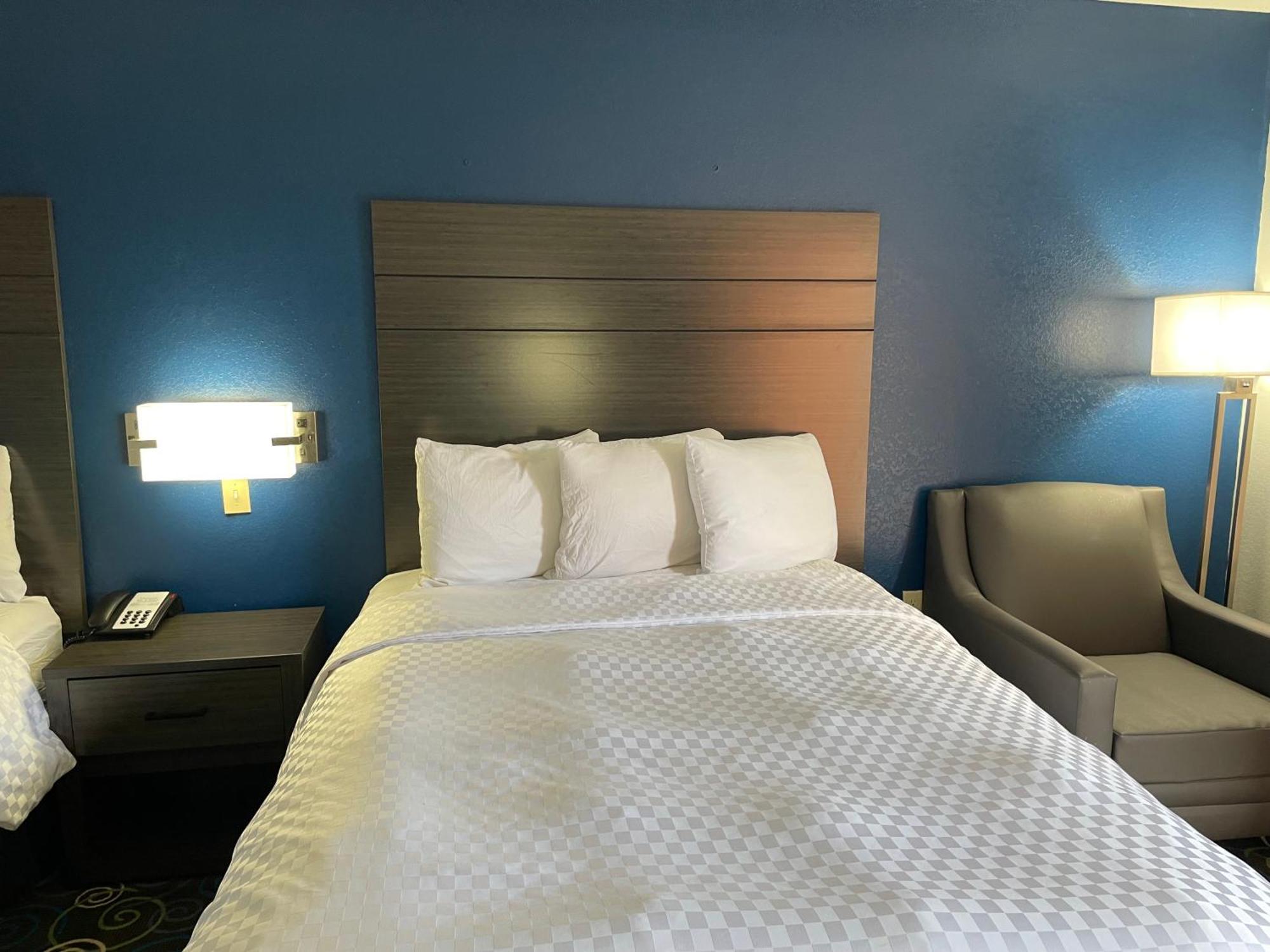 Clairmont Inn & Suites - Warren Dış mekan fotoğraf