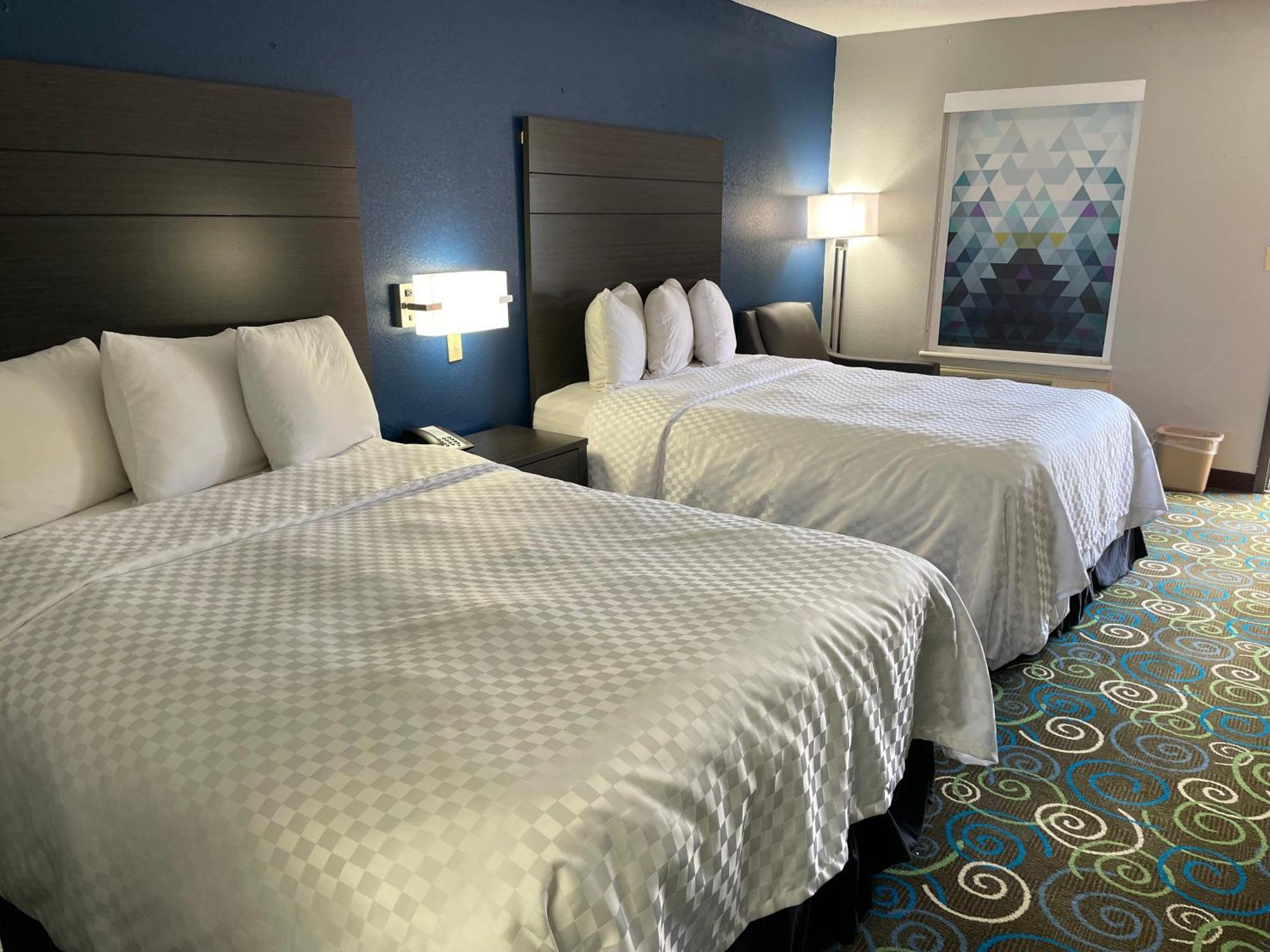 Clairmont Inn & Suites - Warren Dış mekan fotoğraf