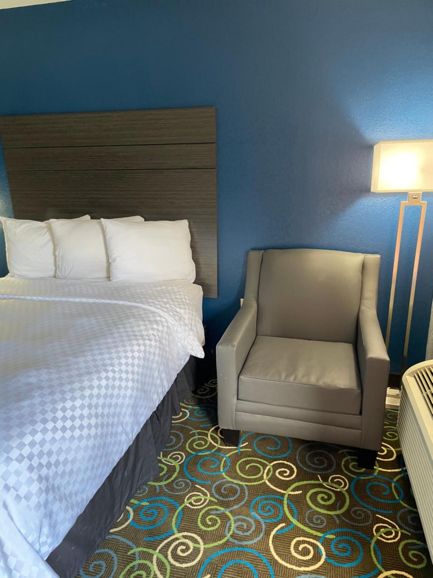 Clairmont Inn & Suites - Warren Dış mekan fotoğraf