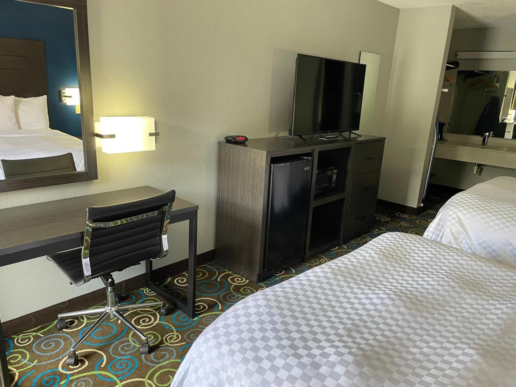 Clairmont Inn & Suites - Warren Dış mekan fotoğraf