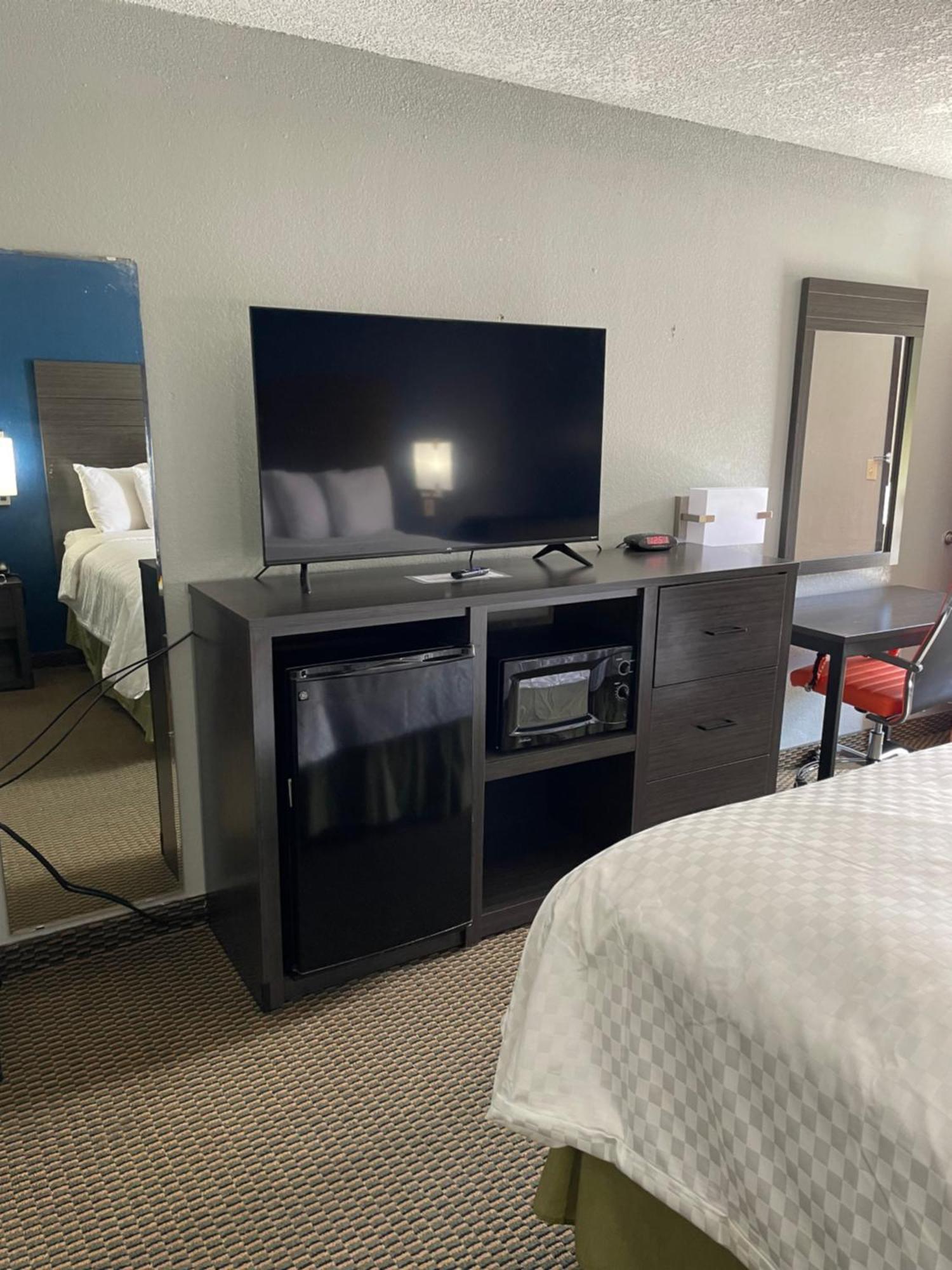Clairmont Inn & Suites - Warren Dış mekan fotoğraf