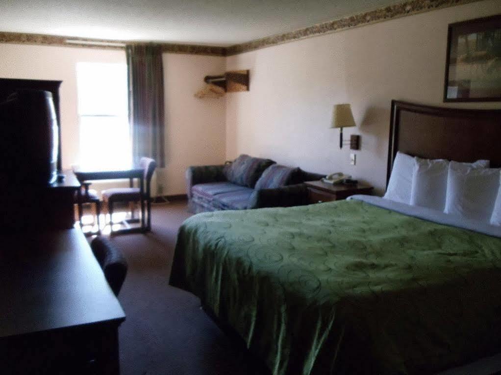 Clairmont Inn & Suites - Warren Dış mekan fotoğraf