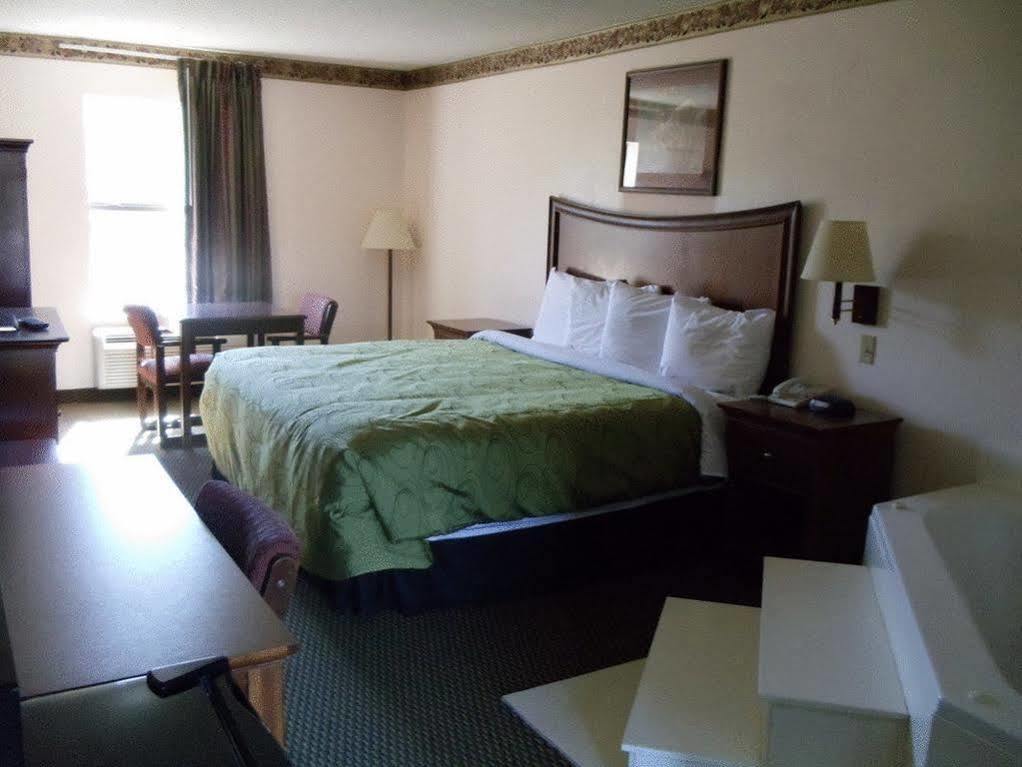 Clairmont Inn & Suites - Warren Dış mekan fotoğraf