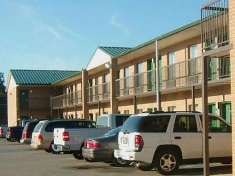 Clairmont Inn & Suites - Warren Dış mekan fotoğraf